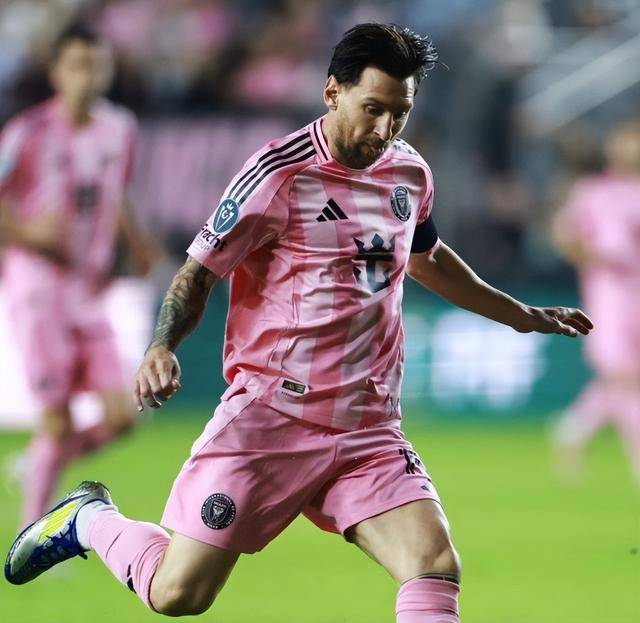 随机包含梅西迎来十五赛季高光表现，C9球迷沸腾！的词条