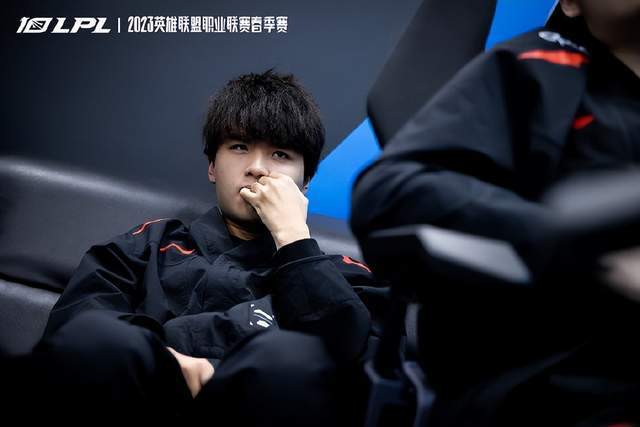 随机Scout遭遇五连败，FPX教练面临压力！